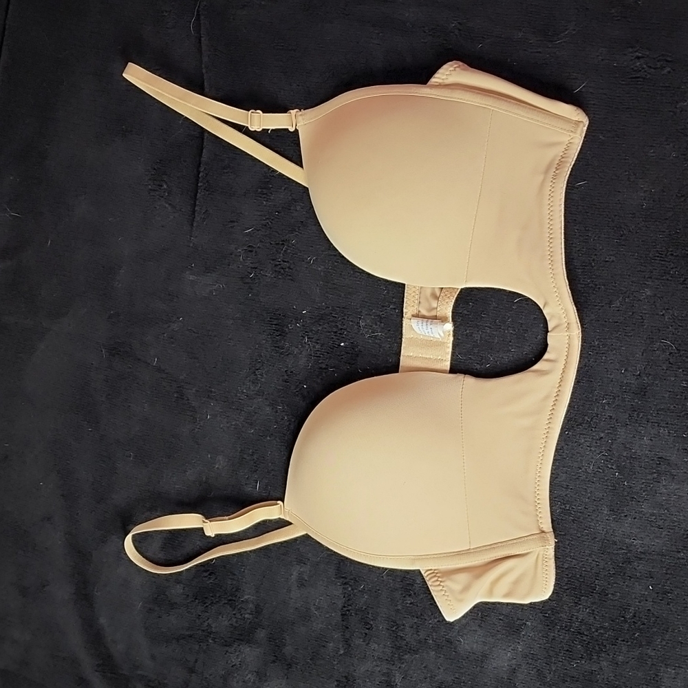 NWOT nude plunge bra